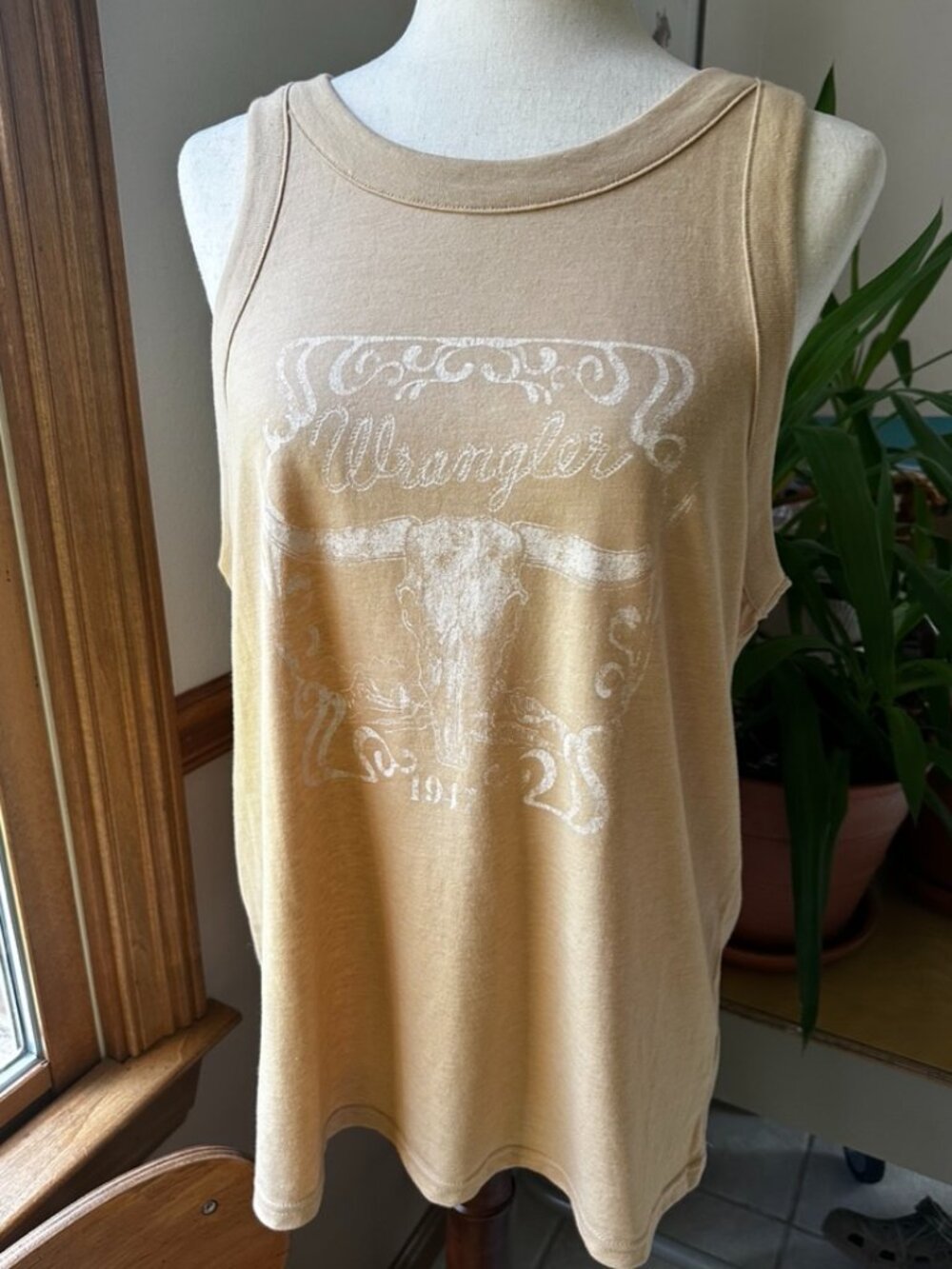 Wrangler Women's Tank, Large, Light Tan, EUC